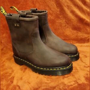 NEW DR MARTENS DARK BROWN ANISTONE LEATHER BIKER BOOTS